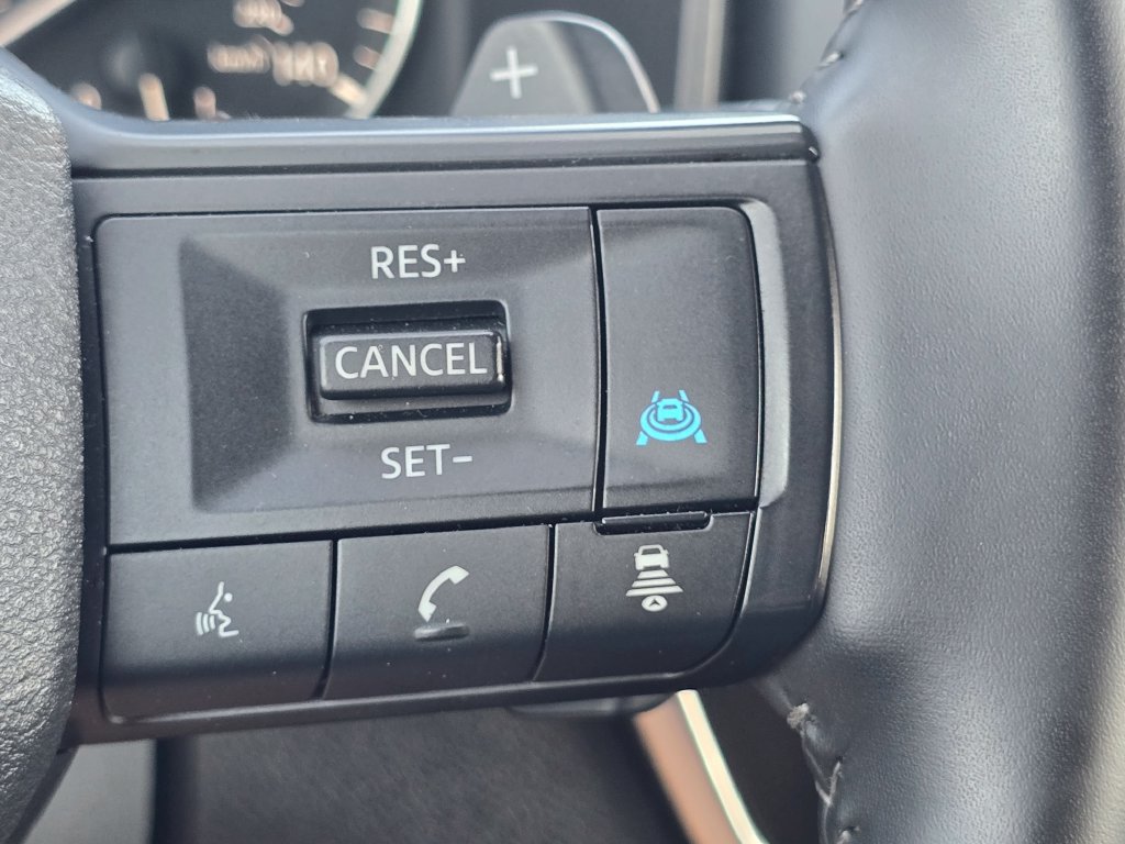 Used 2025 Nissan Rogue SV FWD image 29
