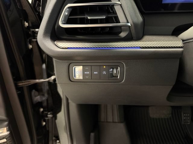 Used 2026 Chevrolet Traverse High Country w/ LPO, Floor Liner Package AWD/4WD image 21