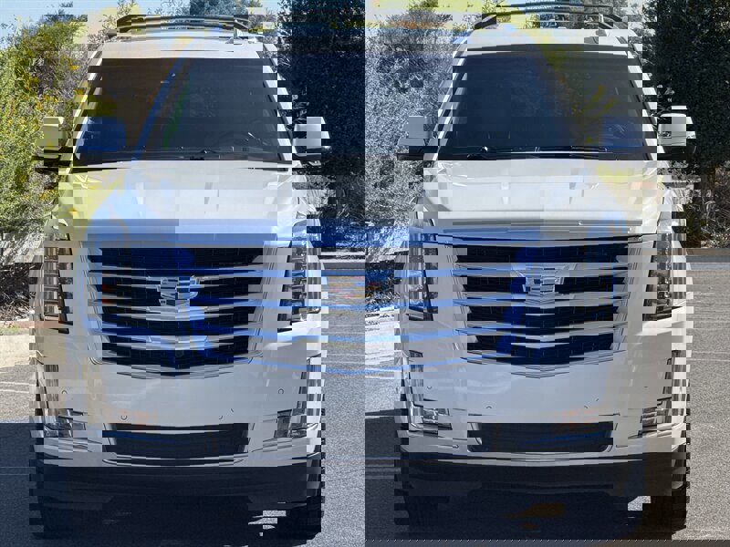Used 2017 Cadillac Escalade Luxury image 10