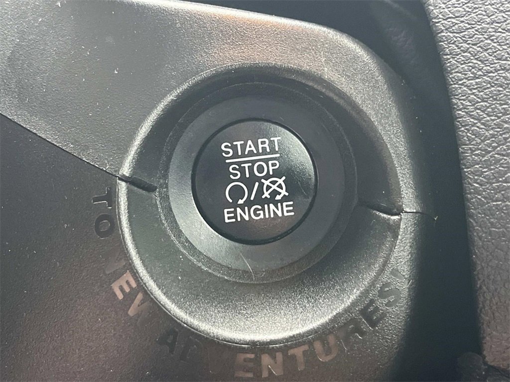 Used 2021 Jeep Renegade Latitude image 29