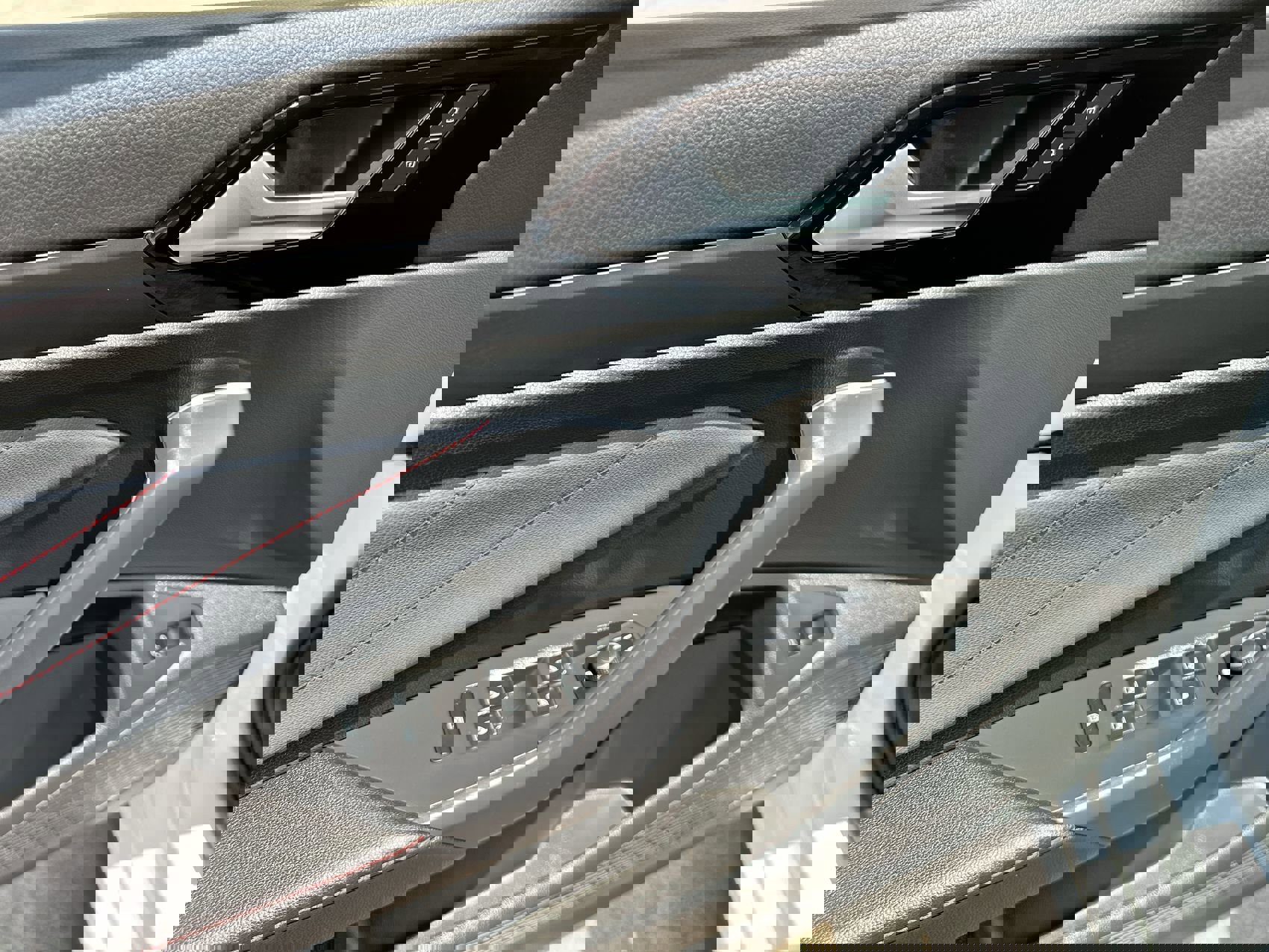 Used 2025 Volkswagen Jetta GLI Autobahn image 13