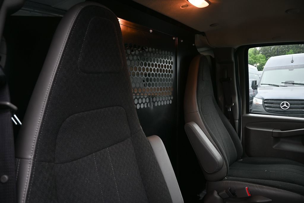 Used 2024 GMC Savana 2500 w/ Driver Convenience Package RWD image 17