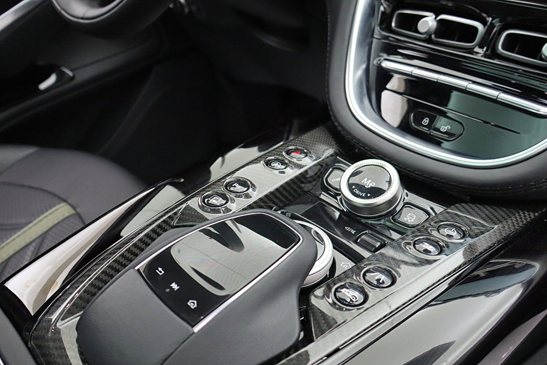 Used 2023 Aston Martin DBX 707 image 33