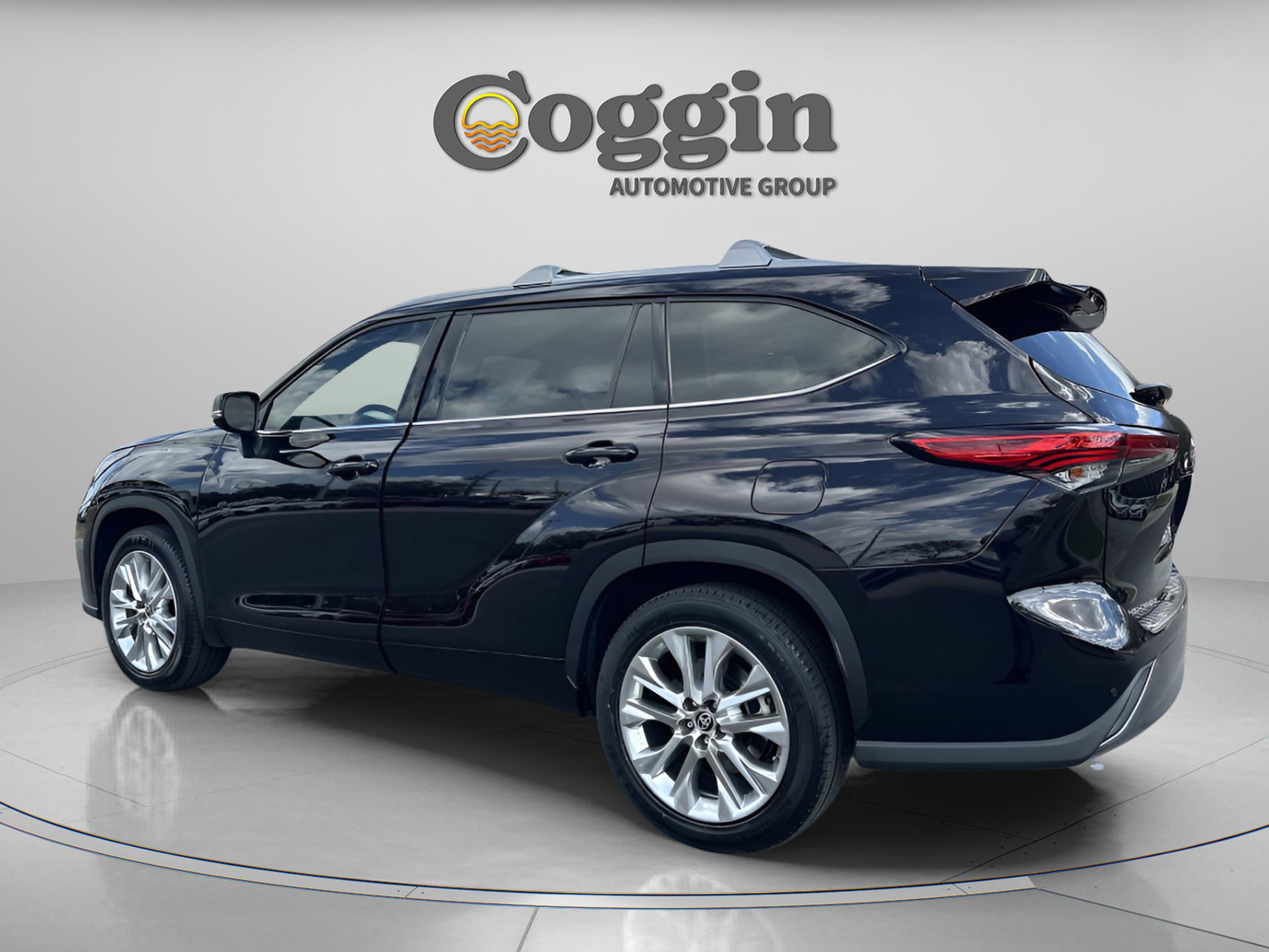 Used 2022 Toyota Highlander Limited image 5