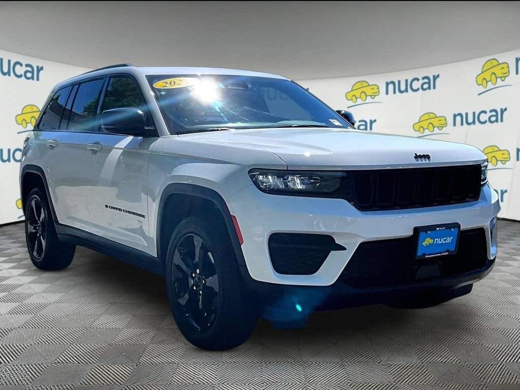 Used 2023 Jeep Grand Cherokee Altitude AWD/4WD image 1