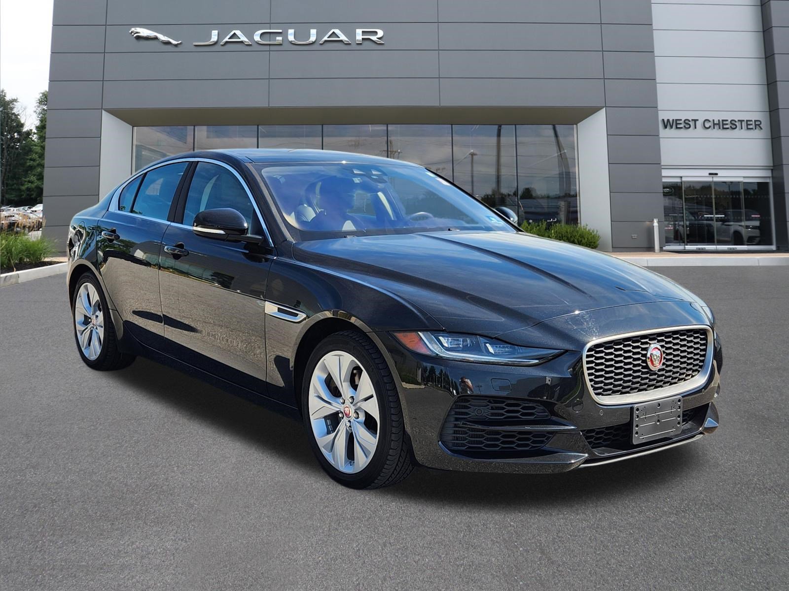Used 2020 Jaguar XE S AWD/4WD image 2