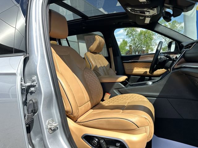 Used 2024 Jeep Grand Cherokee L Summit AWD/4WD image 29
