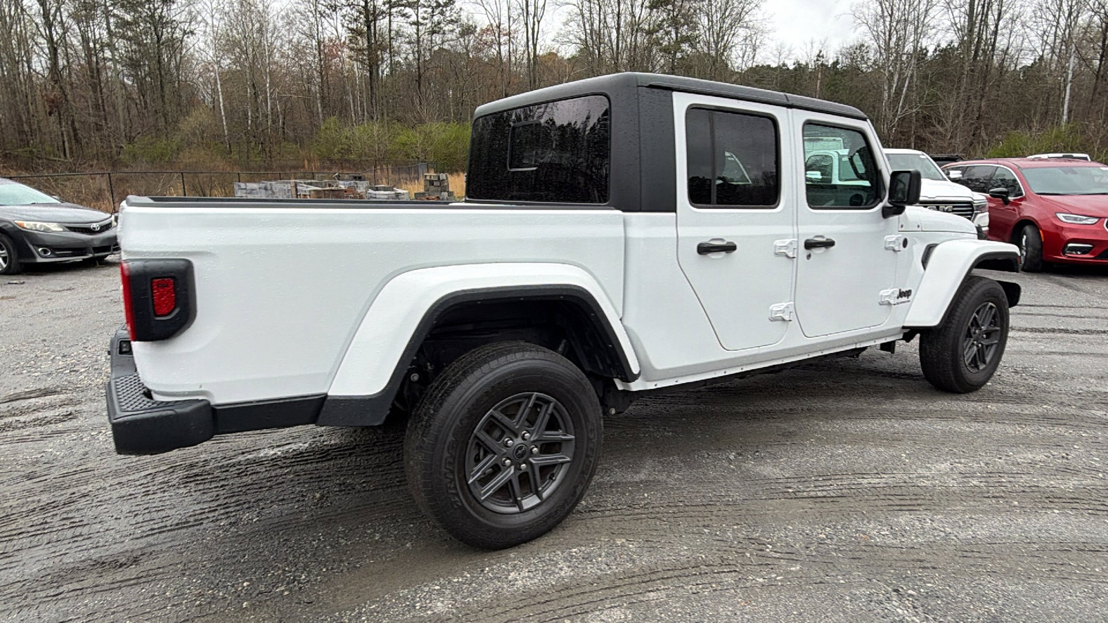 Used 2024 Jeep Gladiator Sport image 8