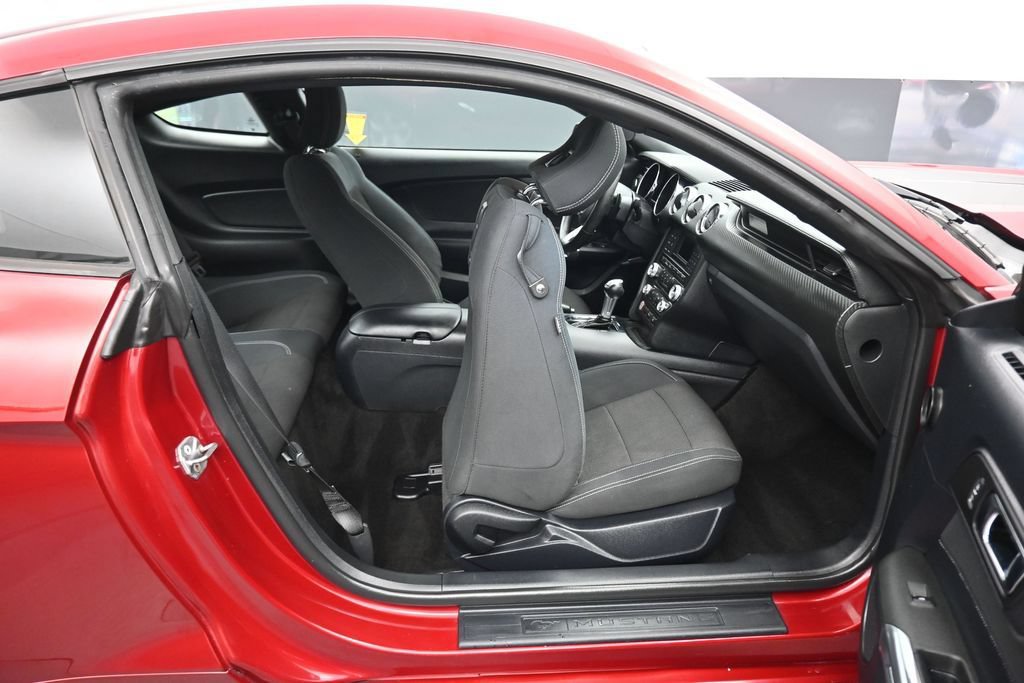 Used 2016 Ford Mustang Coupe RWD image 35