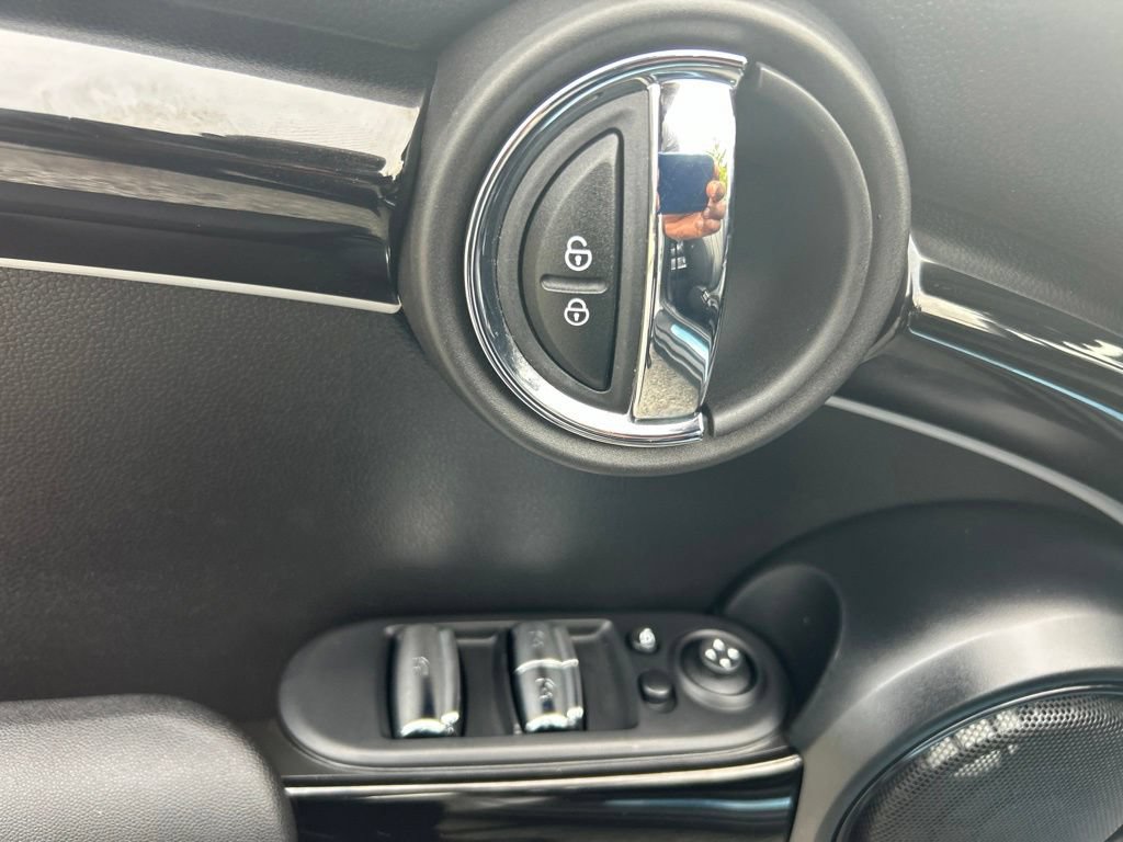 Used 2024 MINI Cooper S w/ Seaside Edition FWD image 17