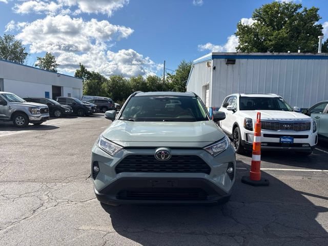 Used 2019 Toyota RAV4 XLE w/ Convenience Package AWD/4WD image 3