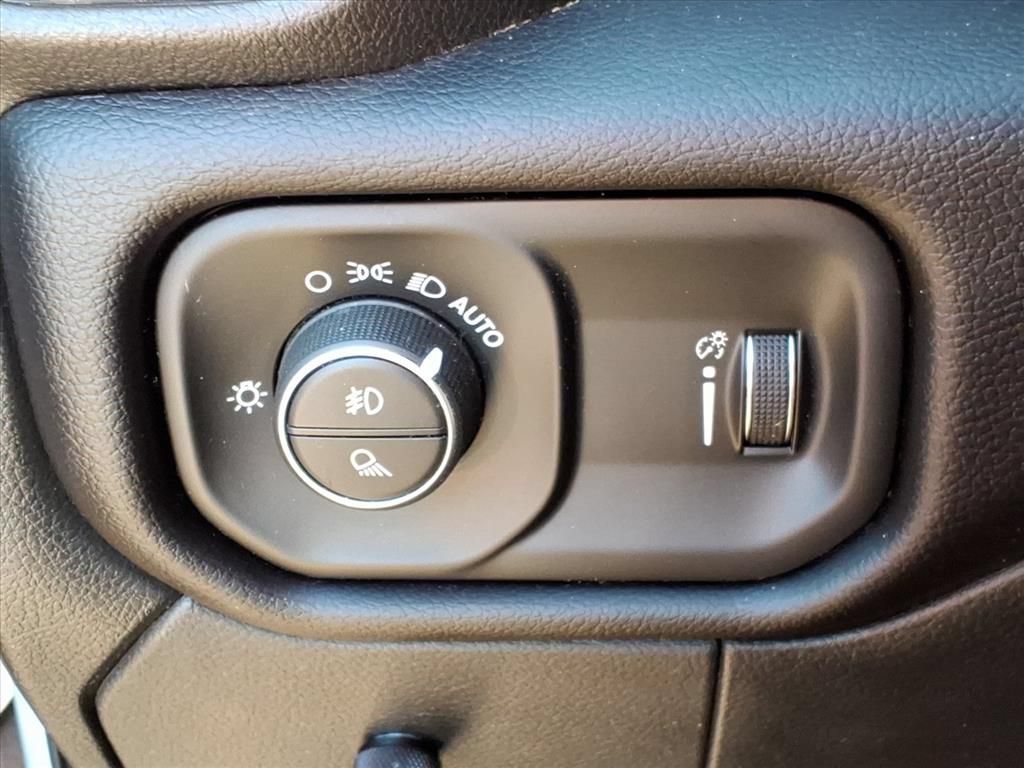 Used 2022 RAM 2500 Lone Star w/ Night Edition AWD/4WD image 11