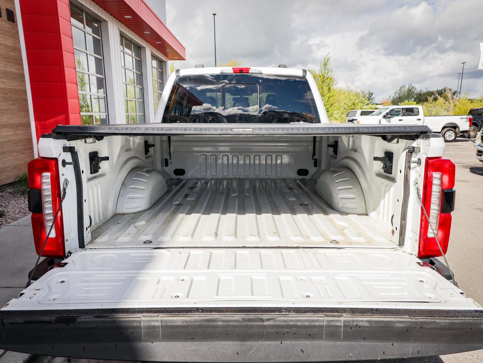 Used 2023 Ford F350 Lariat AWD/4WD image 5
