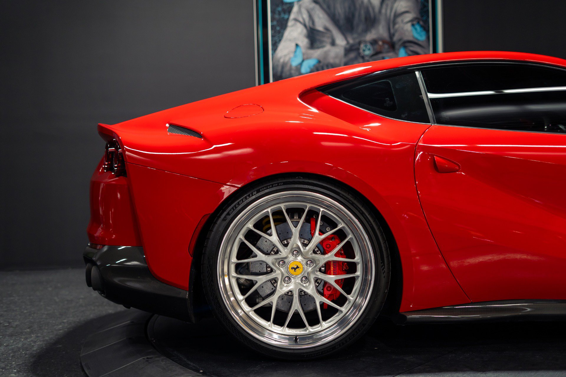 Used 2019 Ferrari 812 Superfast RWD image 6