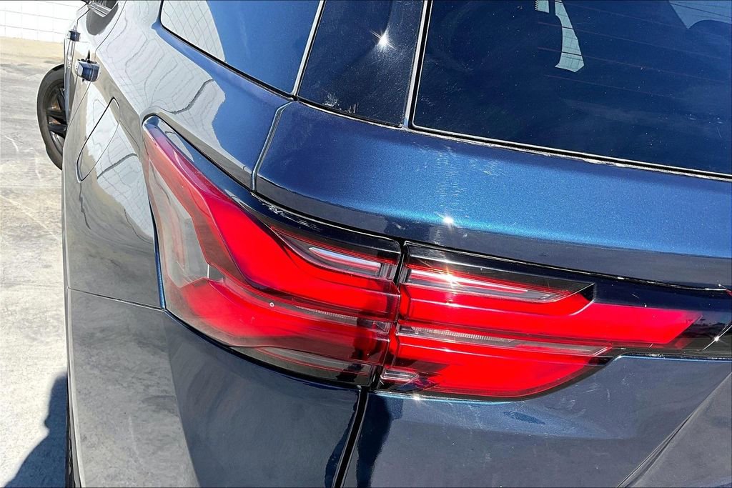 Used 2023 Chevrolet Traverse LT image 34