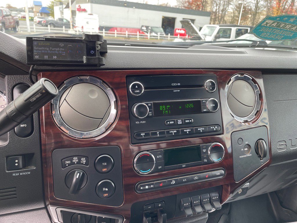 Used 2009 Ford F350 Lariat image 19