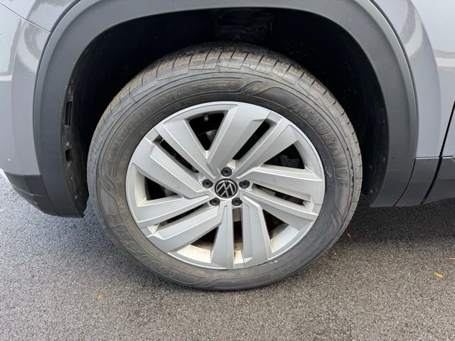 Certified 2021 Volkswagen Atlas Cross Sport SE image 29