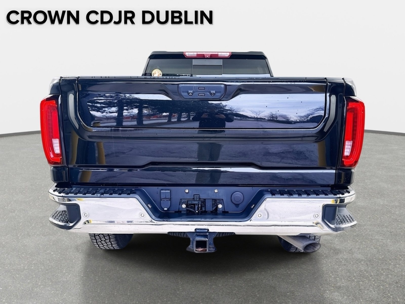 Used 2022 GMC Sierra 3500 SLT w/ SLT Premium Package image 7