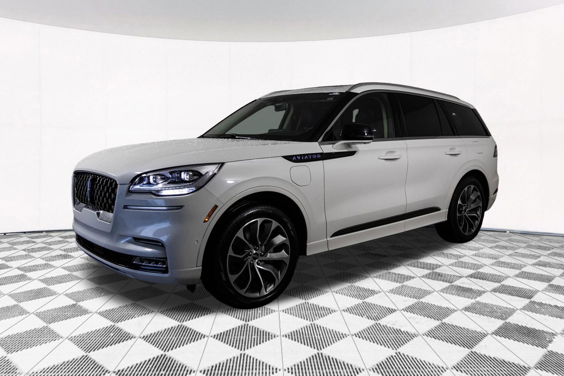 Used 2021 Lincoln Aviator Grand Touring w/ Equipment Group 302A AWD/4WD image 10