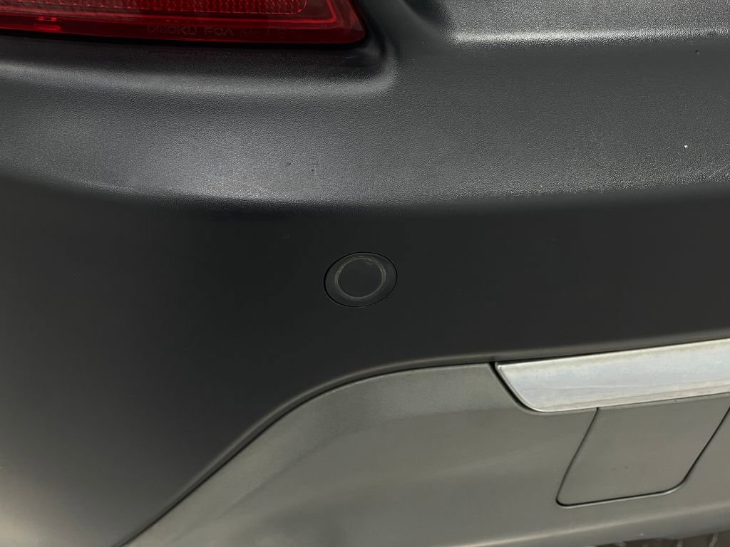 Used 2019 Jeep Cherokee Limited w/ Luxury Group image 12