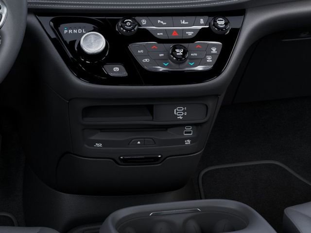 New 2027 Chrysler Pacifica Select FWD image 24