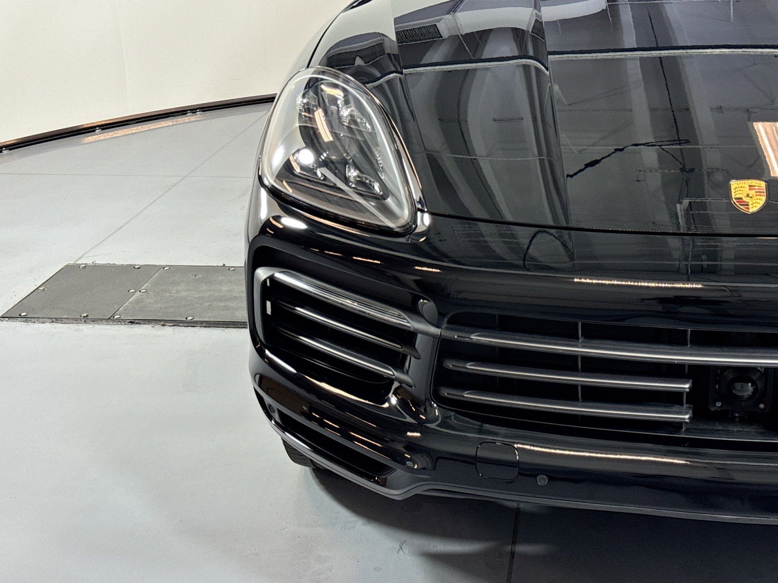 Used 2023 Porsche Cayenne Platinum Edition image 28