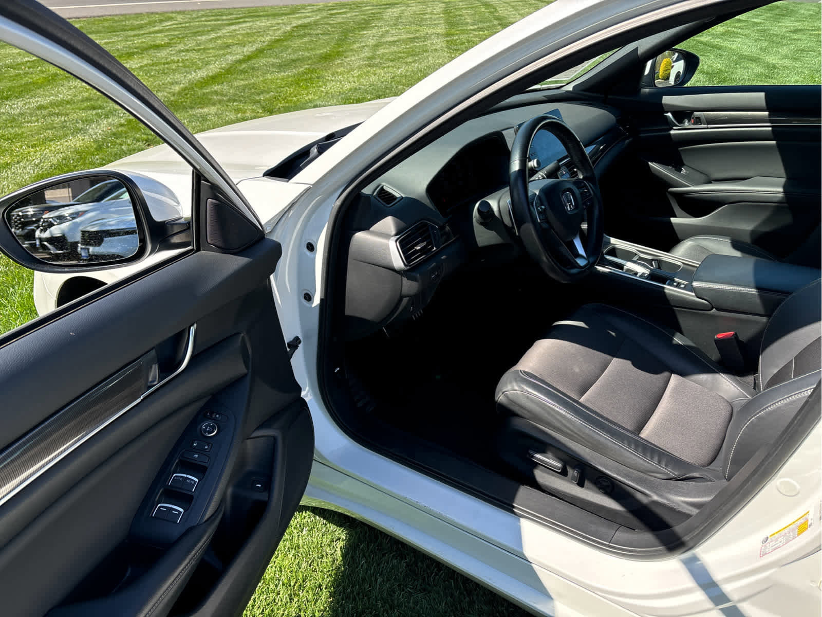 Used 2018 Honda Accord Sport image 7