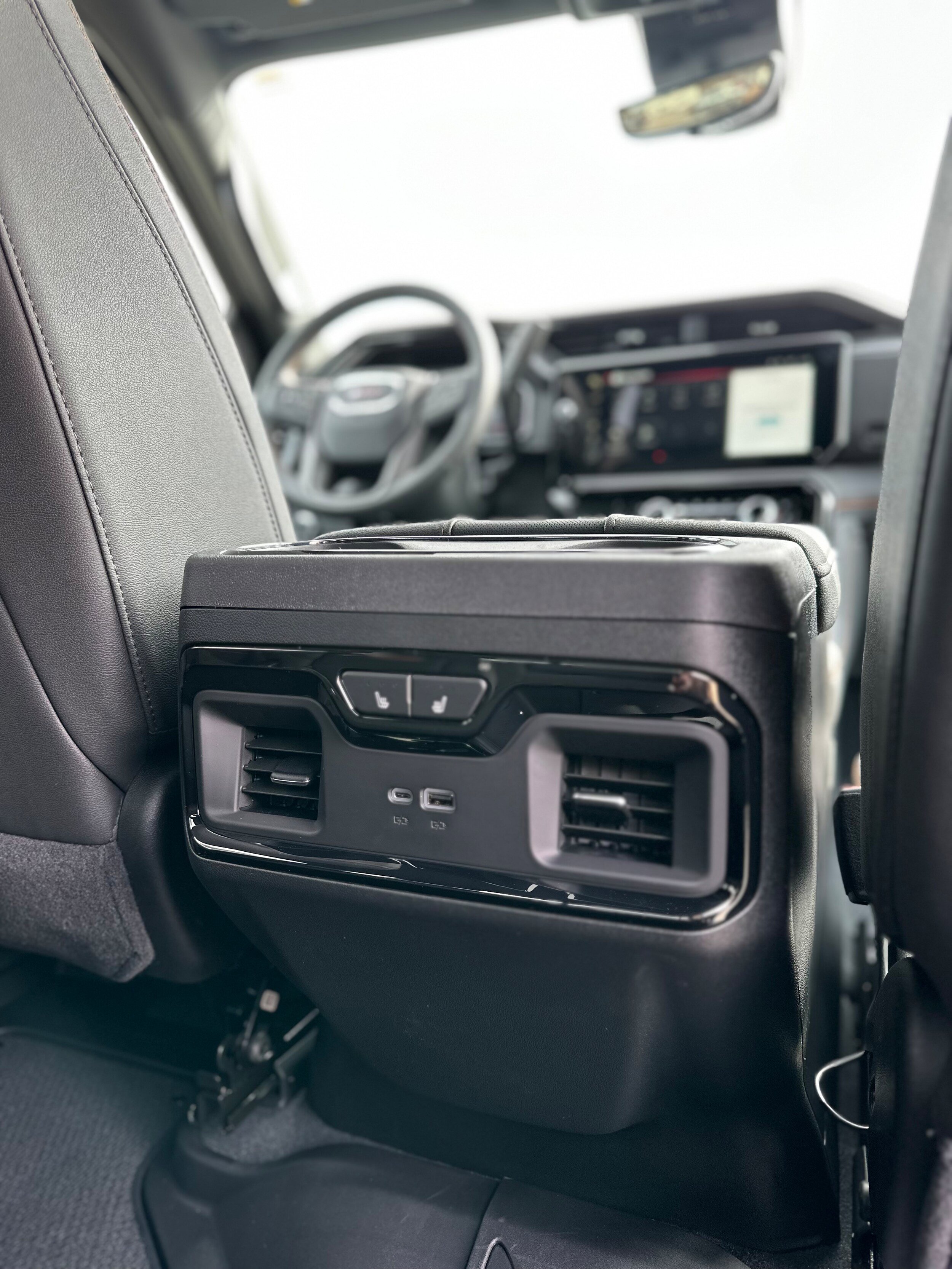New 2026 GMC Sierra 2500 AT4 w/ Technology Package AWD/4WD image 23