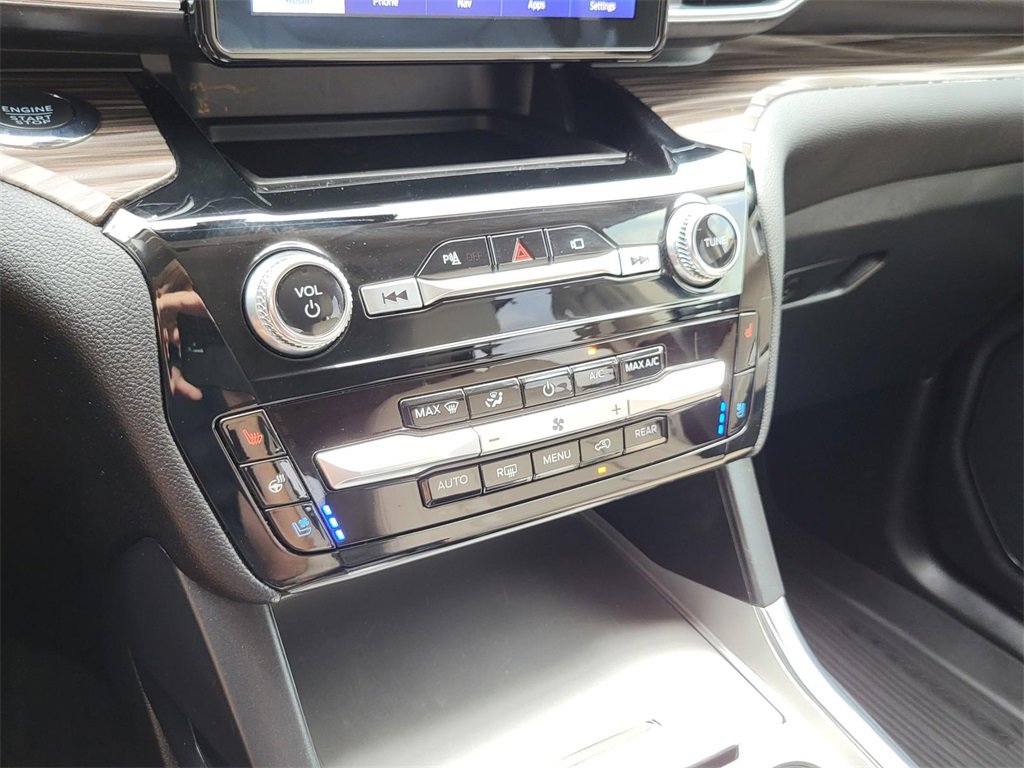 Used 2022 Ford Explorer Limited w/ Equipment Group 301A image 29