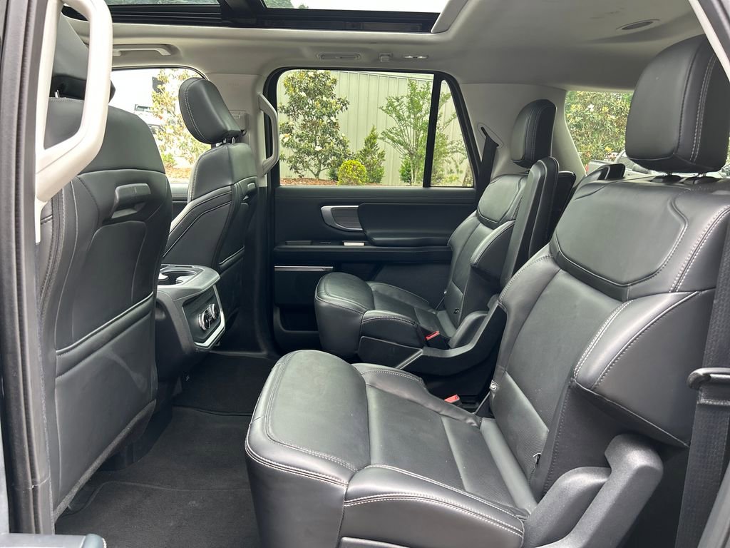Used 2025 Ford Expedition Max Platinum AWD/4WD image 14