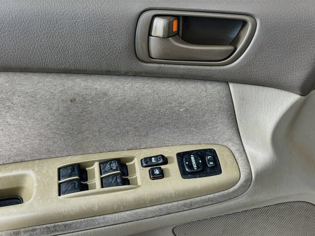 Used 2004 Toyota Camry LE FWD image 19