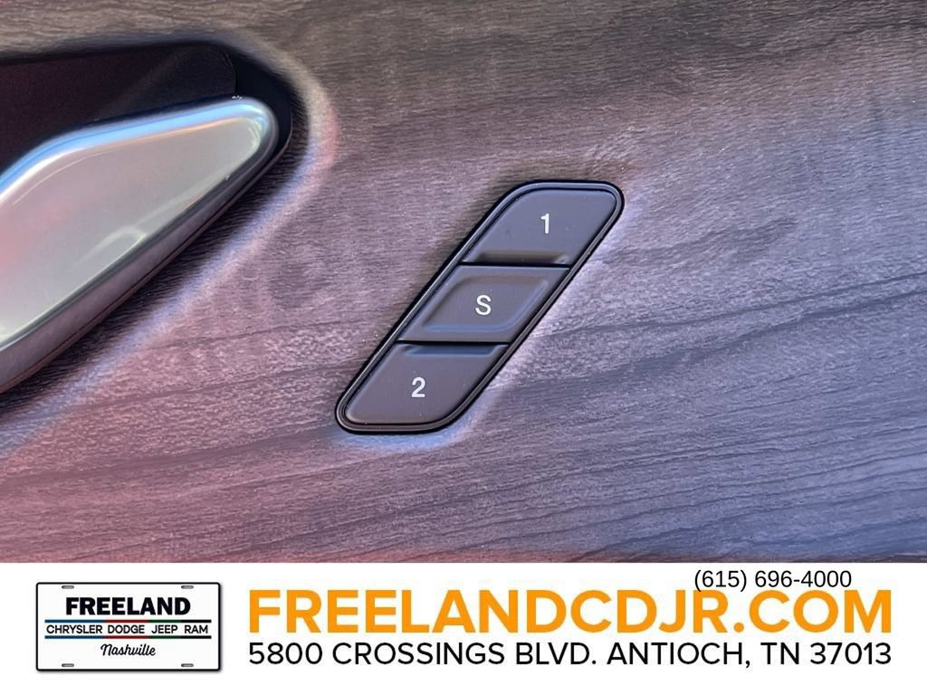 New 2025 Jeep Grand Cherokee L Limited w/ Luxury Tech Group II AWD/4WD image 25