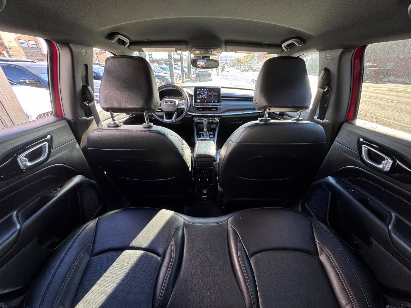 Used 2022 Jeep Compass Limited image 9