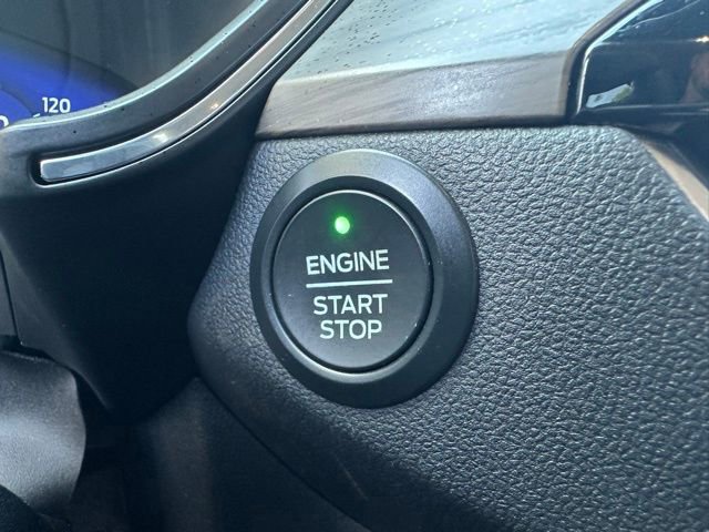 Used 2020 Ford Escape Titanium FWD image 25