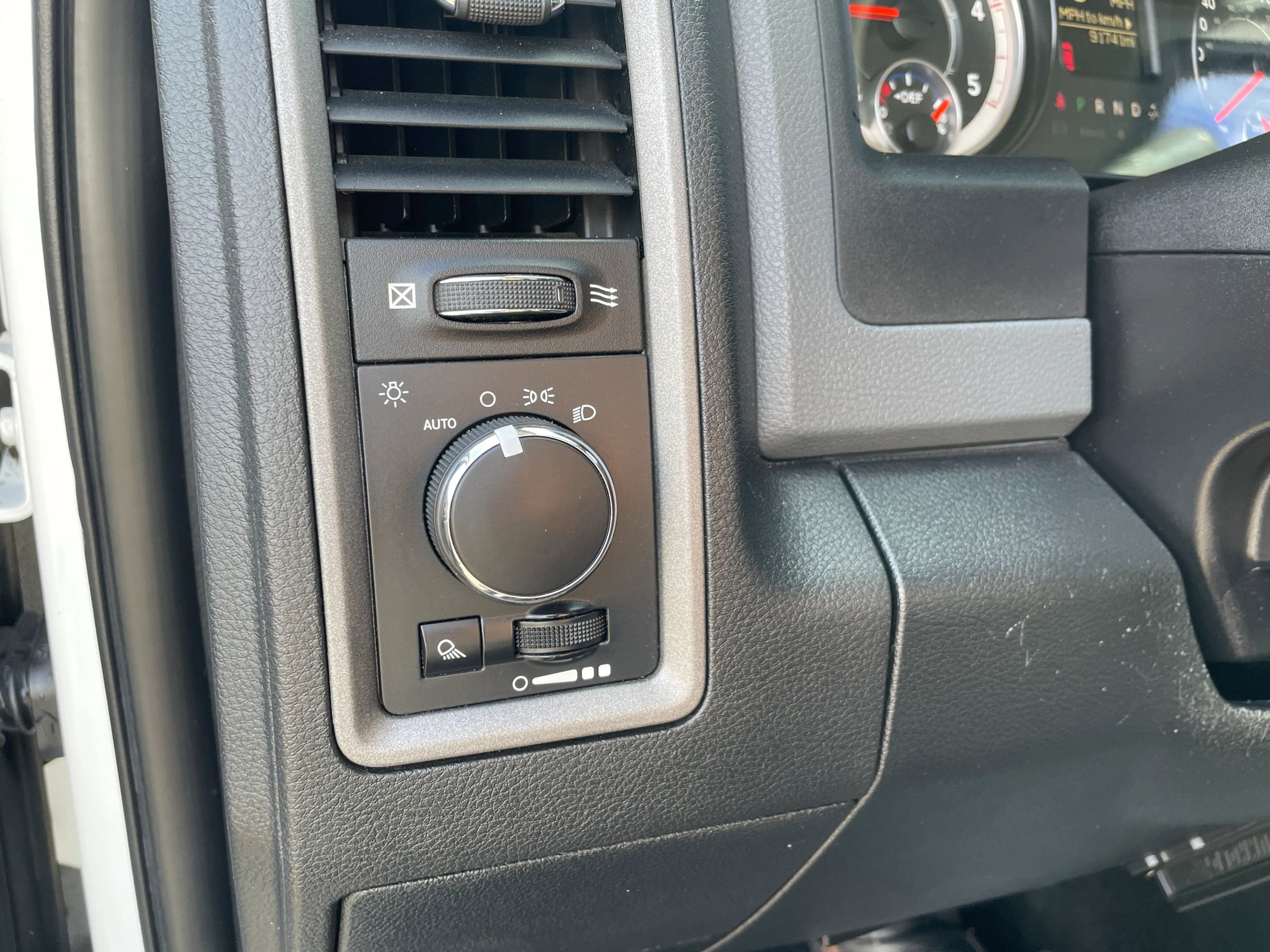 Used 2016 RAM 2500 Tradesman w/ Popular Equipment Group image 27