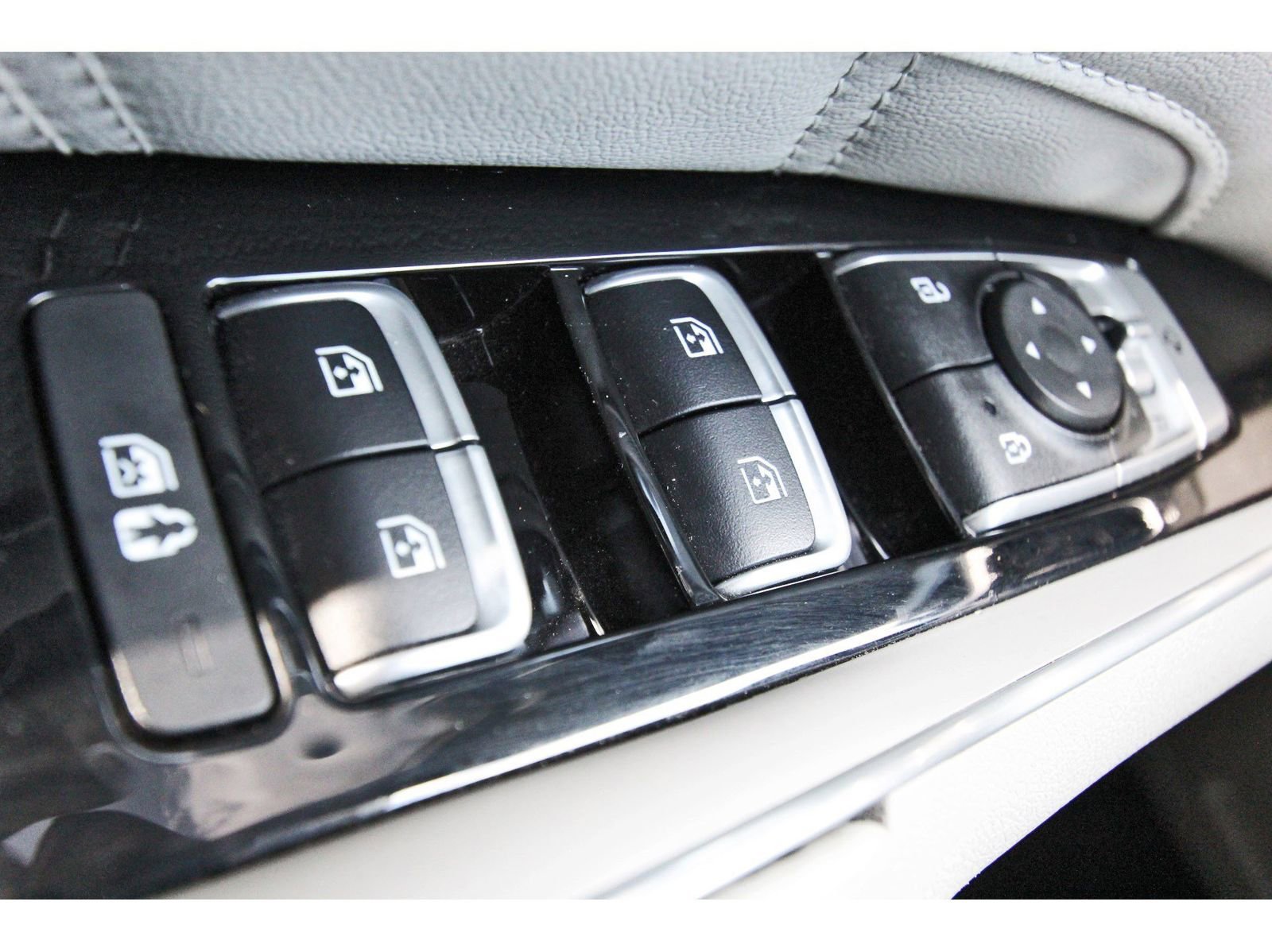 Used 2023 Kia Sorento SX image 21