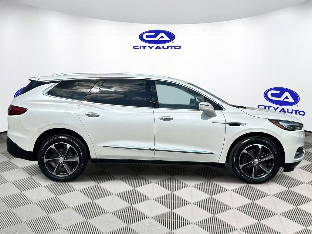 Used 2020 Buick Enclave Essence w/ Sport Touring Edition image 2