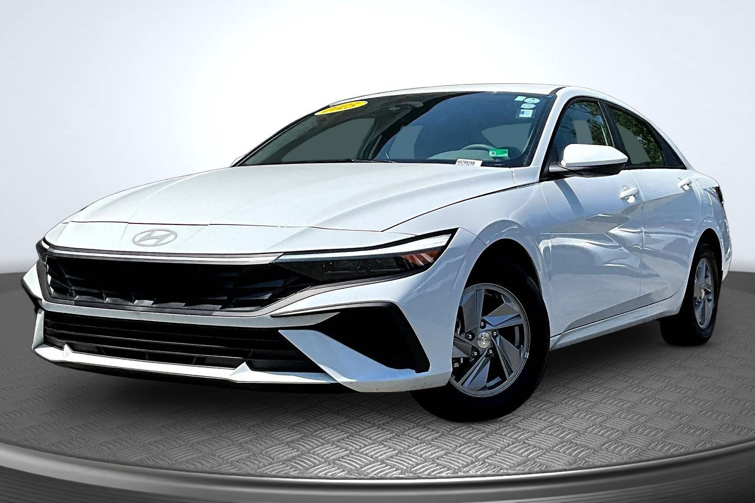 Used 2025 Hyundai Elantra SE