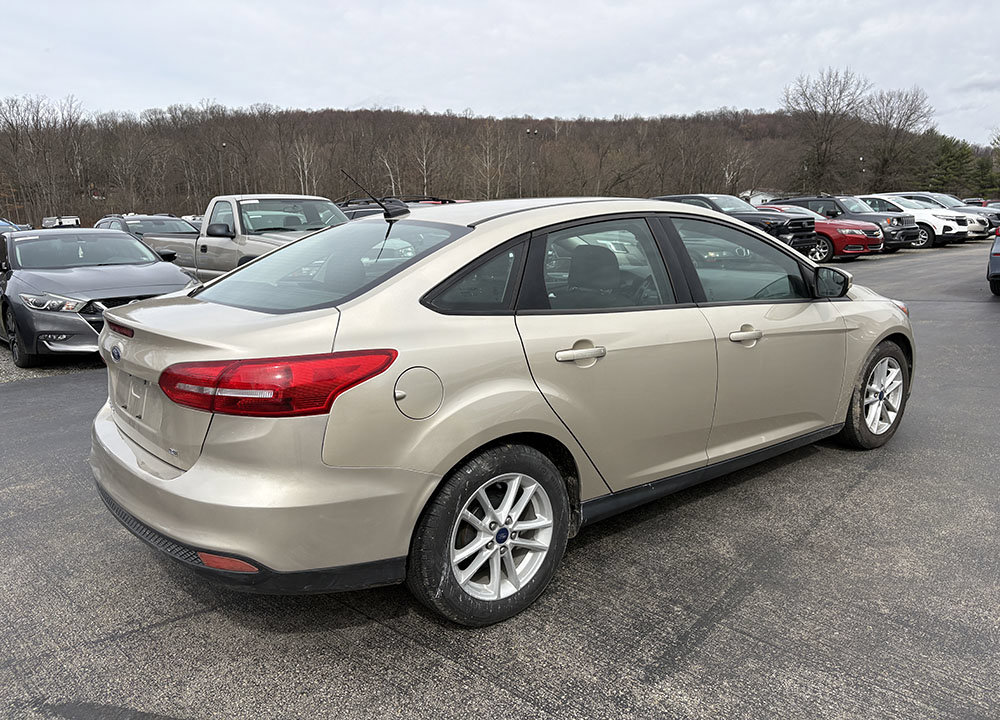 Used 2017 Ford Focus SE w/ Cold Weather Package FWD image 3