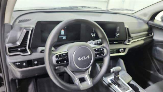 Used 2025 Kia Sportage LX FWD image 22