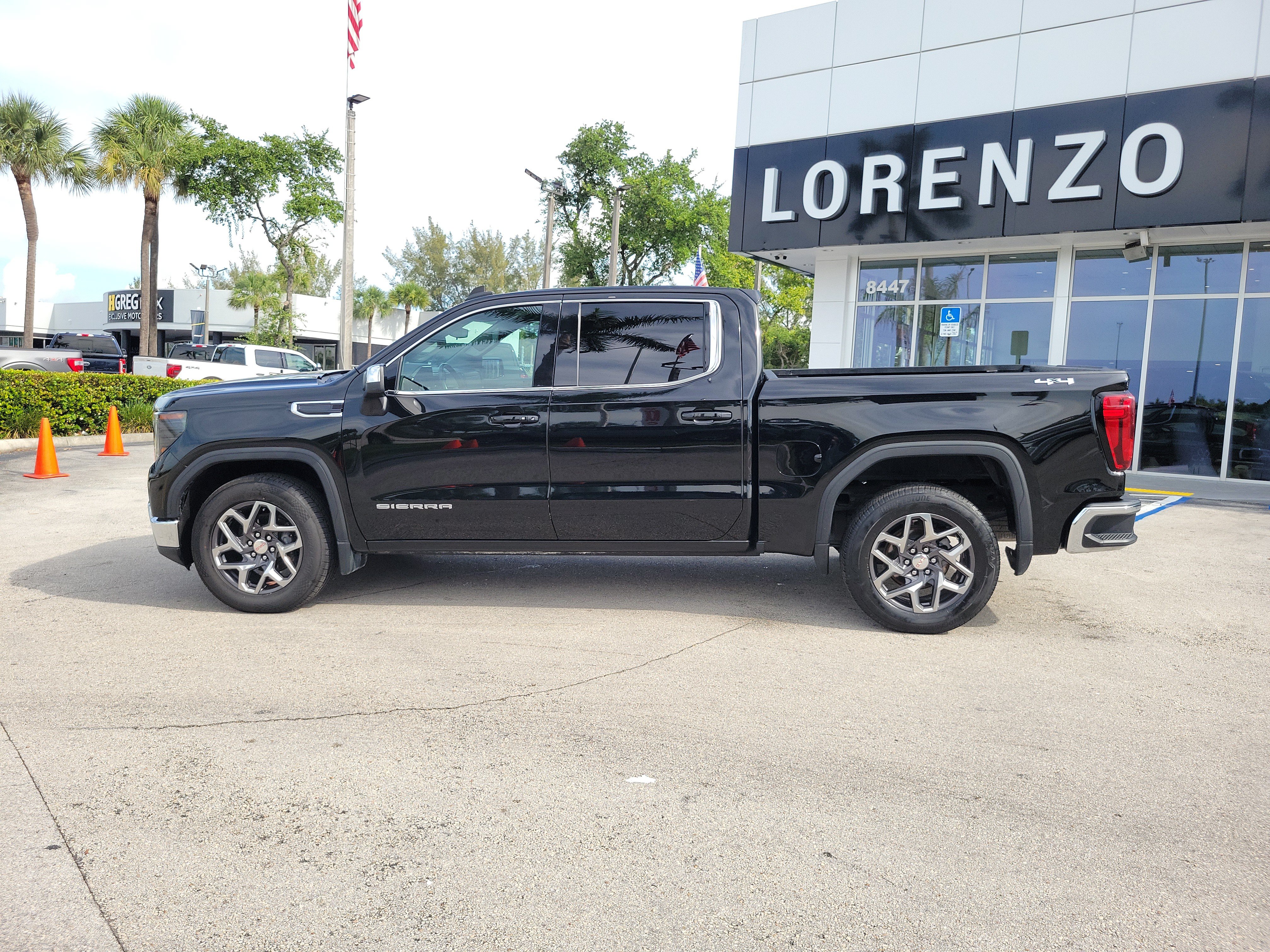 Used 2022 GMC Sierra 1500 SLE AWD/4WD image 8