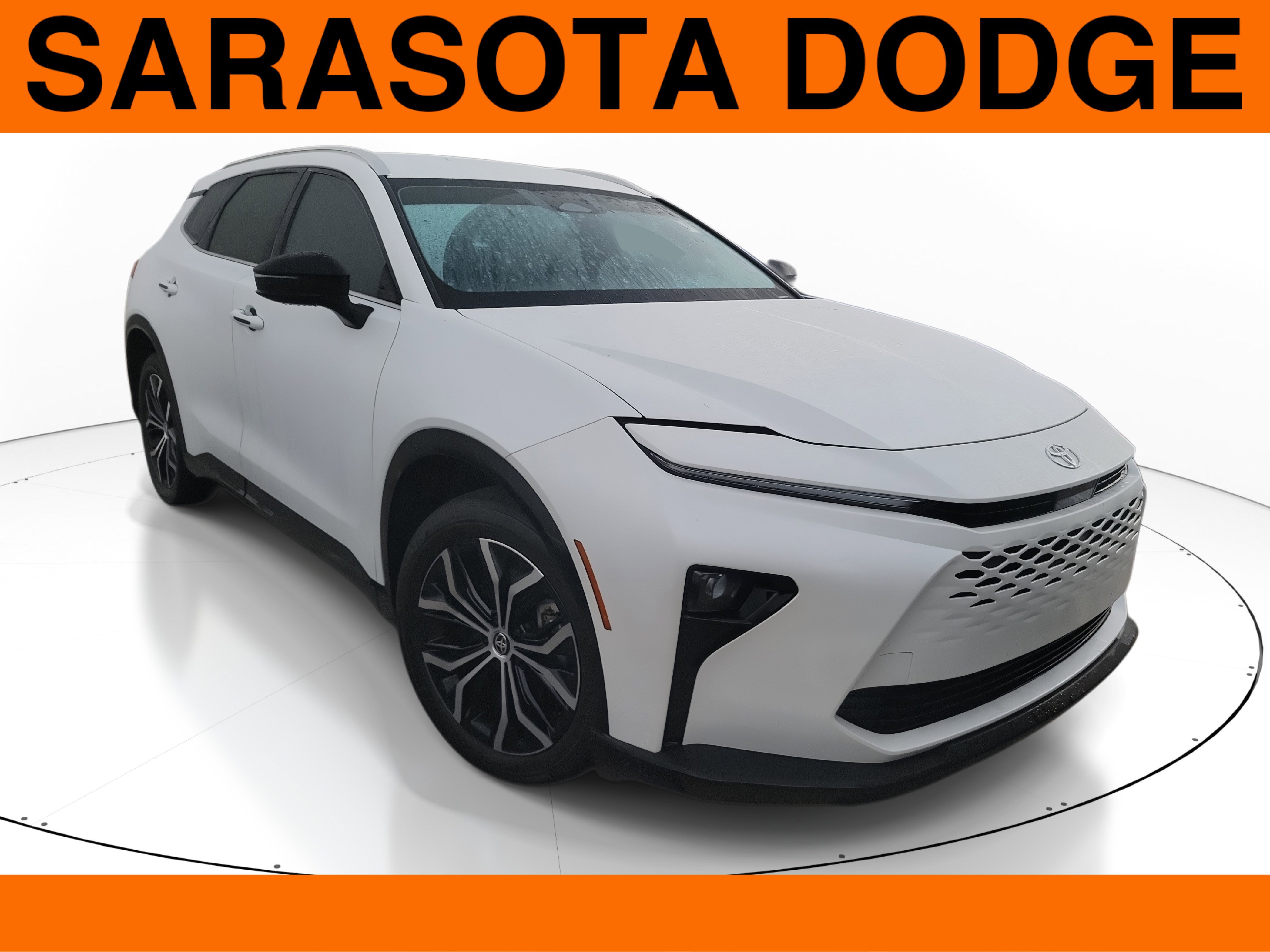 Used 2025 Toyota Crown Signia image 1