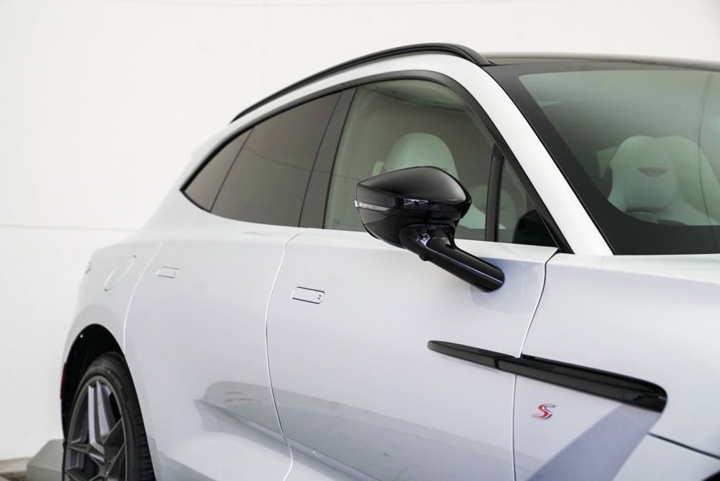 New 2026 Aston Martin DBX S image 57