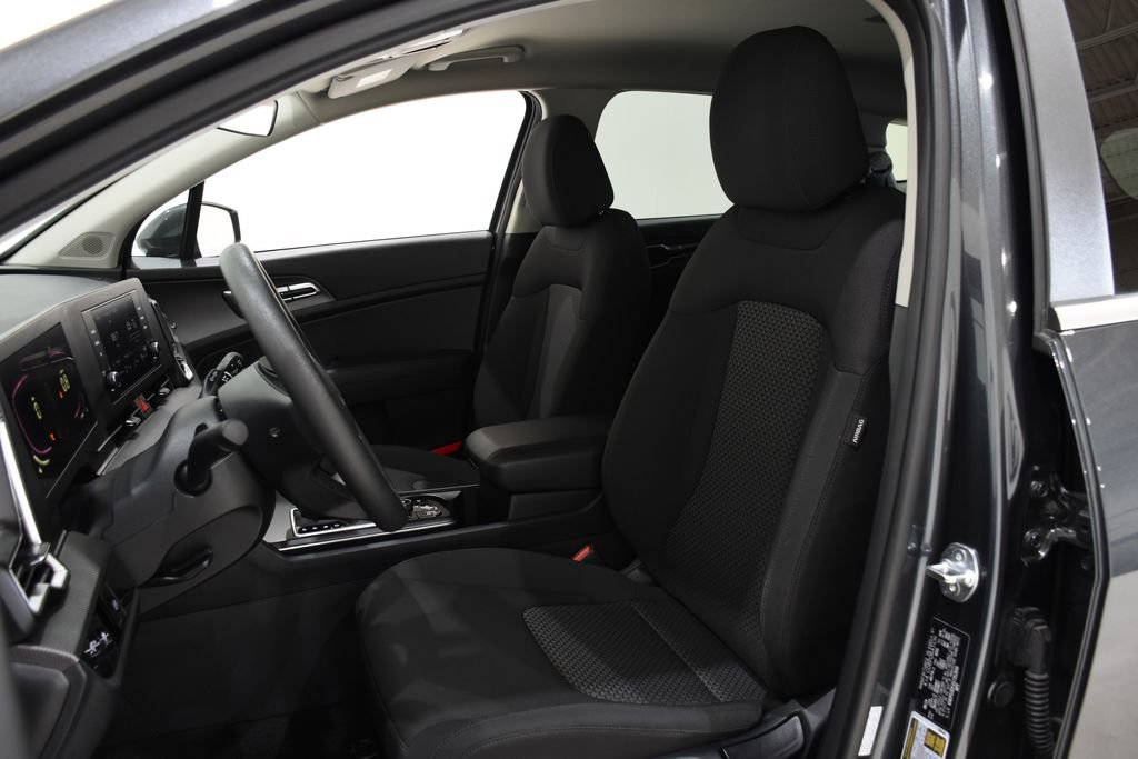 Used 2025 Kia Sportage LX image 22