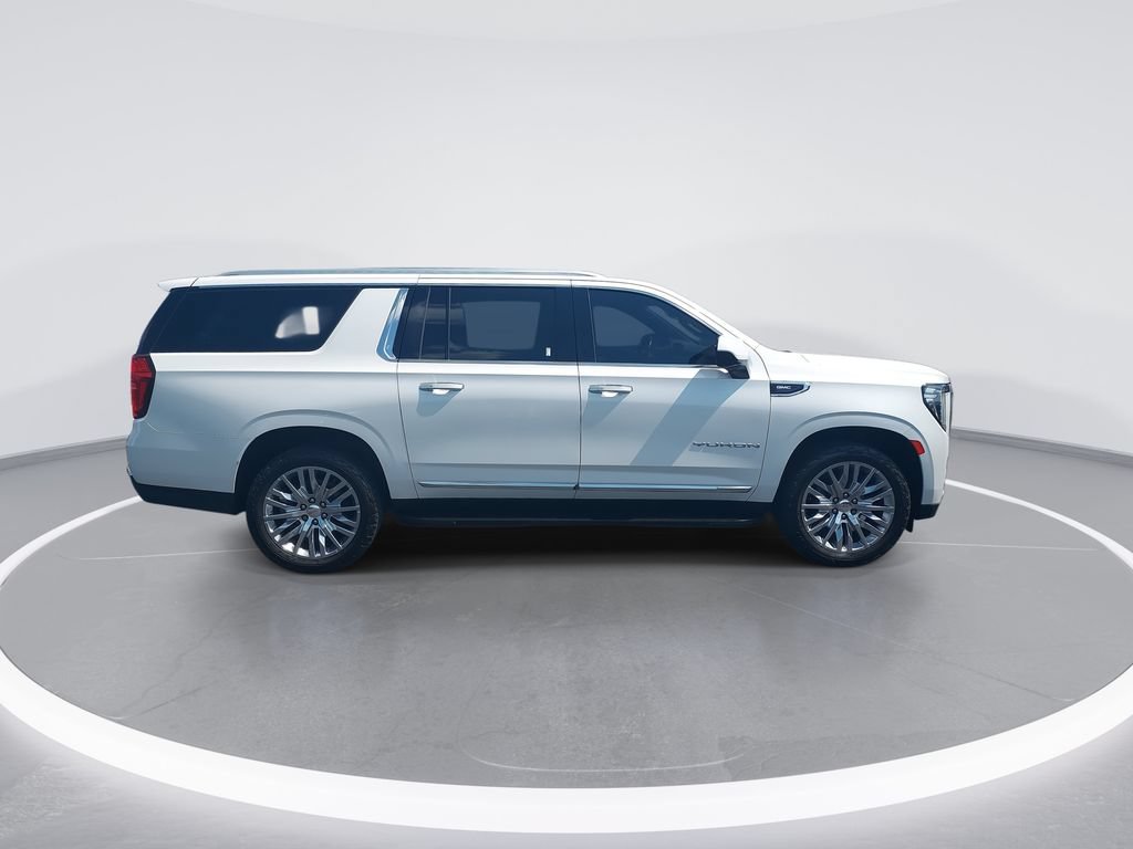 Used 2023 GMC Yukon XL SLT AWD/4WD image 9