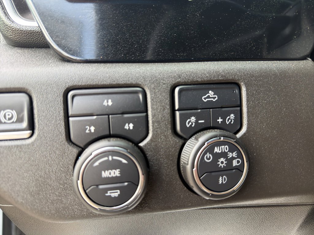Used 2025 Chevrolet Silverado 2500 LT w/ Convenience Package AWD/4WD image 26