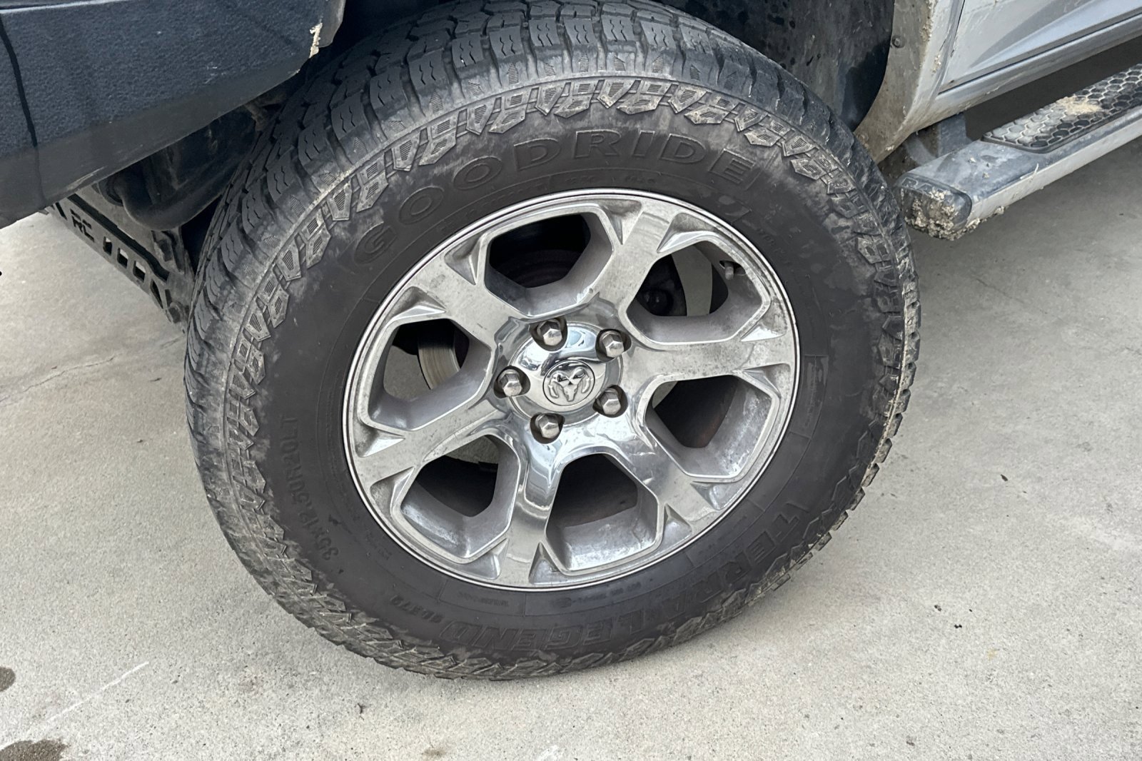 Used 2017 RAM 1500 Laramie w/ Convenience Group image 8