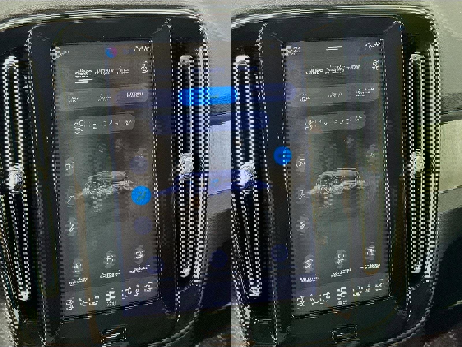 Used 2023 Volvo XC40 B4 Ultimate image 19