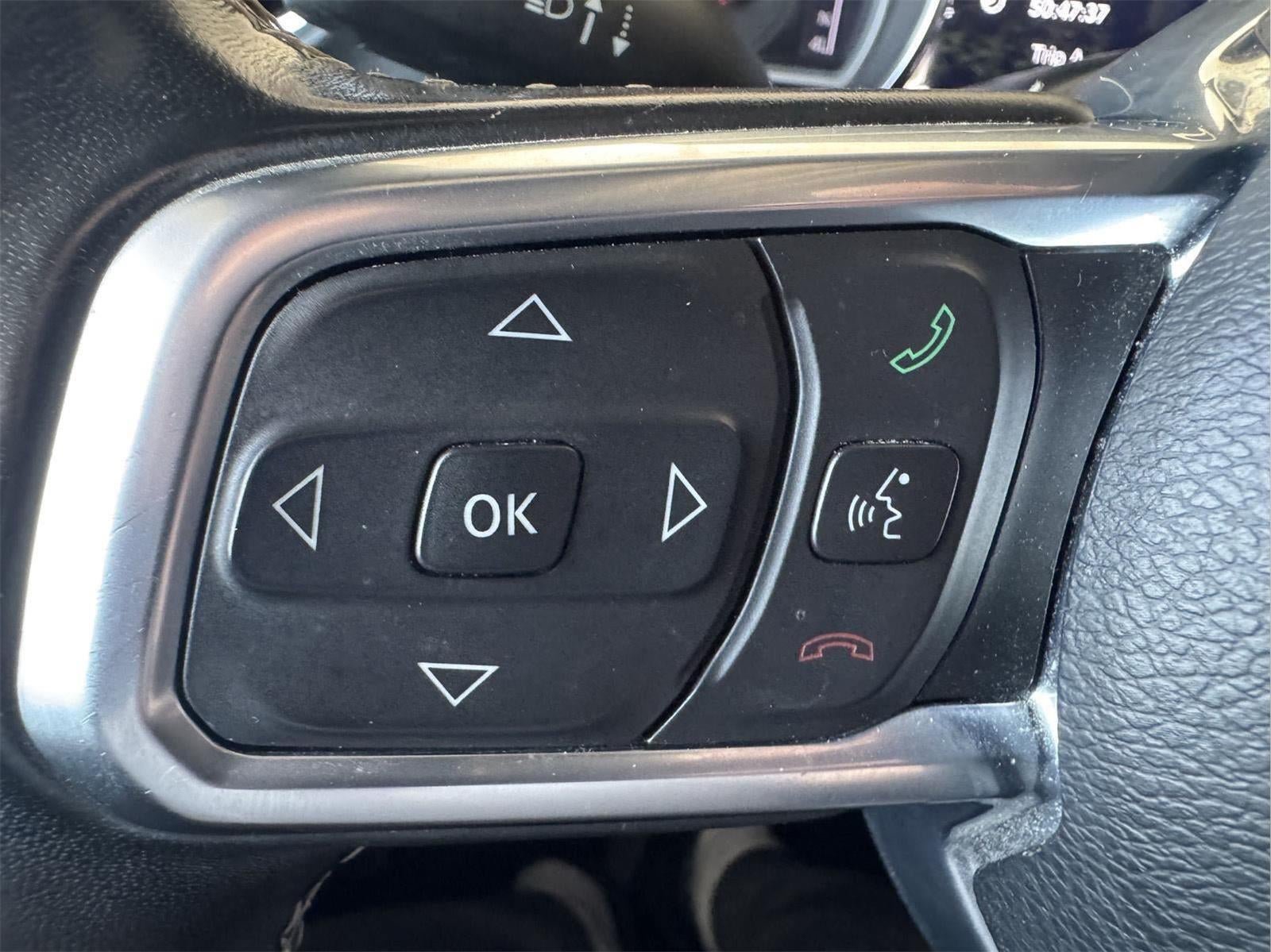 Used 2020 Jeep Gladiator Overland AWD/4WD image 13
