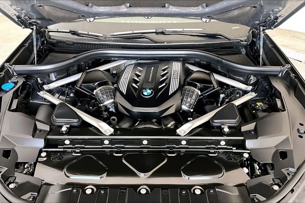 Used 2023 BMW X6 M50i w/ Executive Package image 12